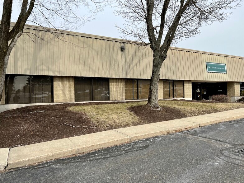 More Photos Of 1 Perimeter Rd, Manchester Distribution For Lease