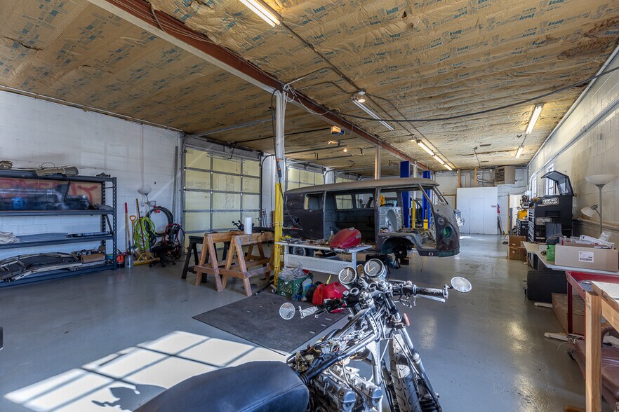 More Photos Of 27 S Broadway, Cortez Flex For Sale