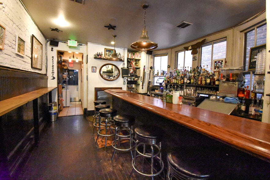 More Photos Of 2337 18th St NW, Washington Storefront Retail Residential For Lease