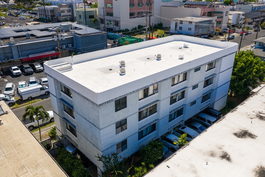 More Photos Of 922 Mccully St, Honolulu Apartments For Sale