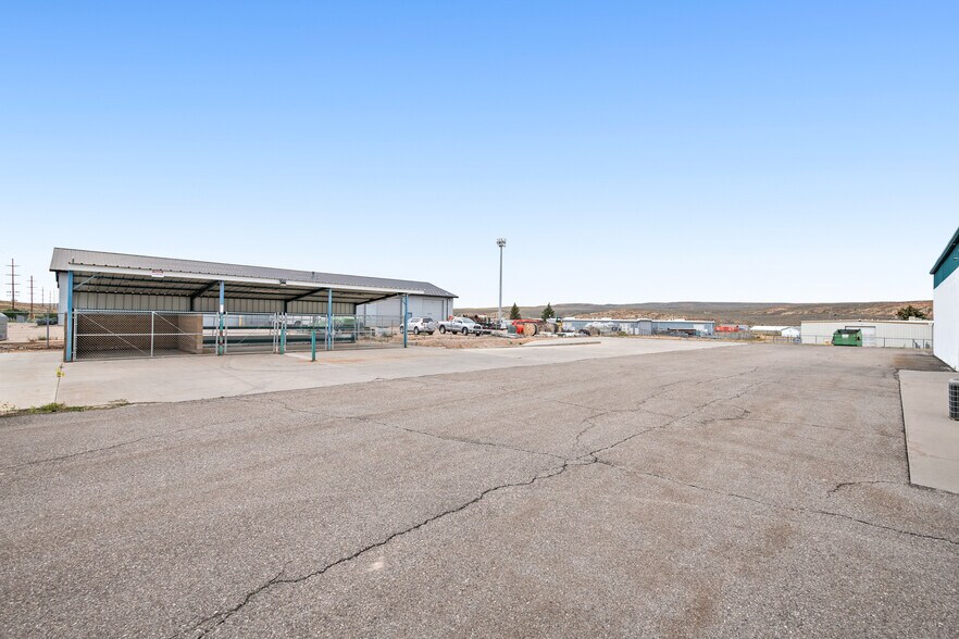More Photos Of 80 Allegiance Cir, Evanston Industrial For Lease