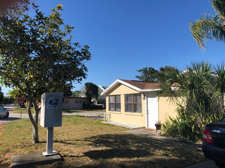 More Photos Of 7105 Poinsetta Ave, Cape Canaveral Apartments For Sale