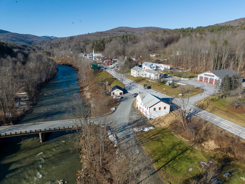More Photos Of 7392 US-4, Woodstock Police Fire Station For Sale