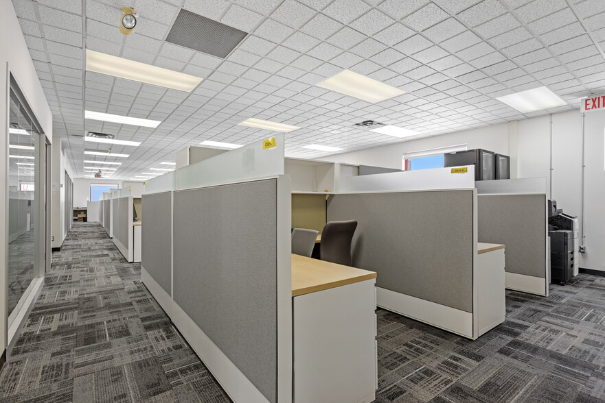 More Photos Of 1011 Polytek St, Ottawa Flex For Sale