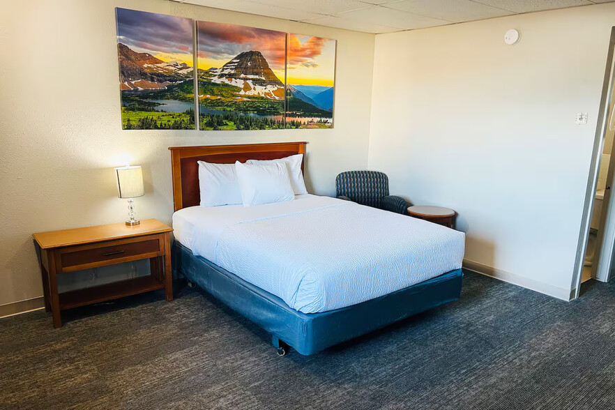 More Photos Of 109 16th St, Wheatland Hotel For Sale