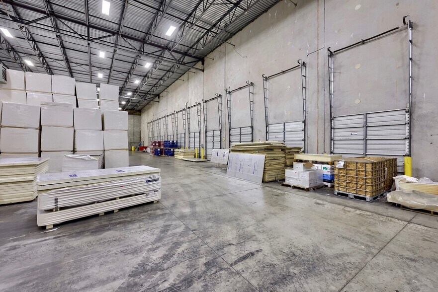 More Photos Of 22 Blackhawk Ln, Elizabethtown Distribution For Lease