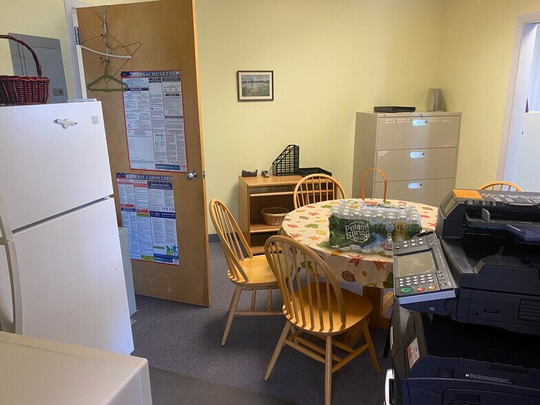 More Photos Of 28 Lord Rd, Marlborough Office For Lease