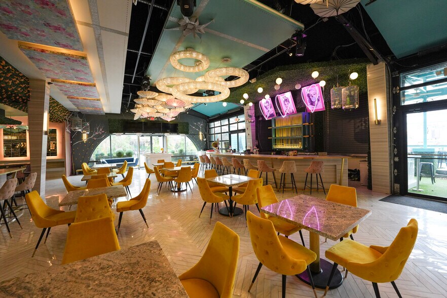 More Photos Of 2735 Washington Ave, Houston Freestanding For Lease