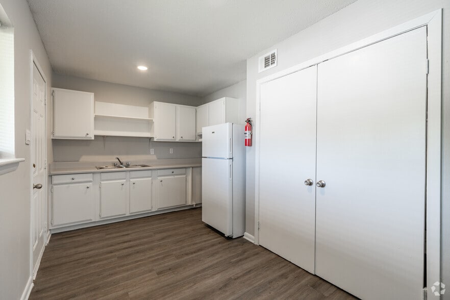 More Photos Of 5201 Geyer Springs Rd, Little Rock Apartments For Sale