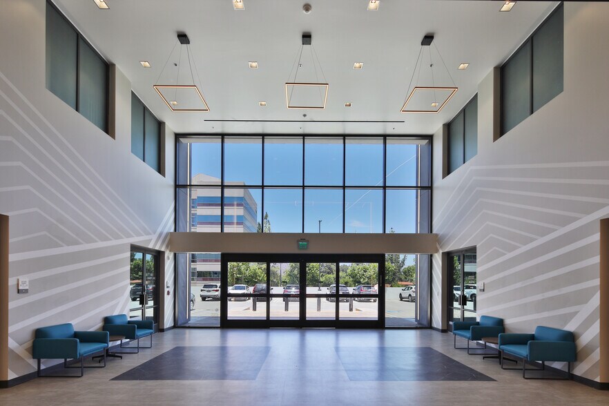 More Photos Of 7320 Woodlake Ave, West Hills Medical For Lease