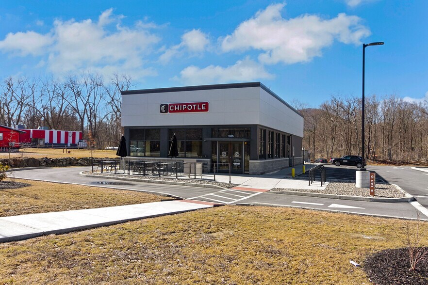 More Photos Of 106 Northside Dr, Bennington Restaurant For Sale