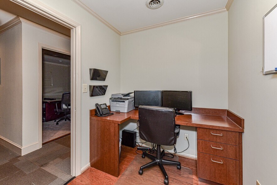 More Photos Of 216 N Mcdowell St, Charlotte Office For Sale