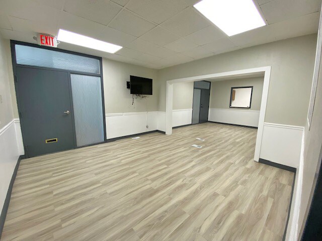 More Photos Of 3165 Myrtle Ave, Granite City Medical For Sale