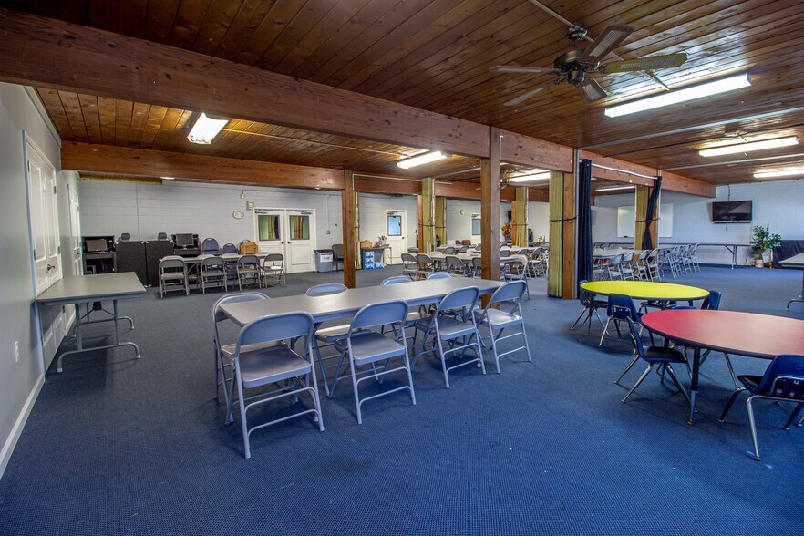 More Photos Of 23696 Northline Rd, Taylor Religious Facility For Sale