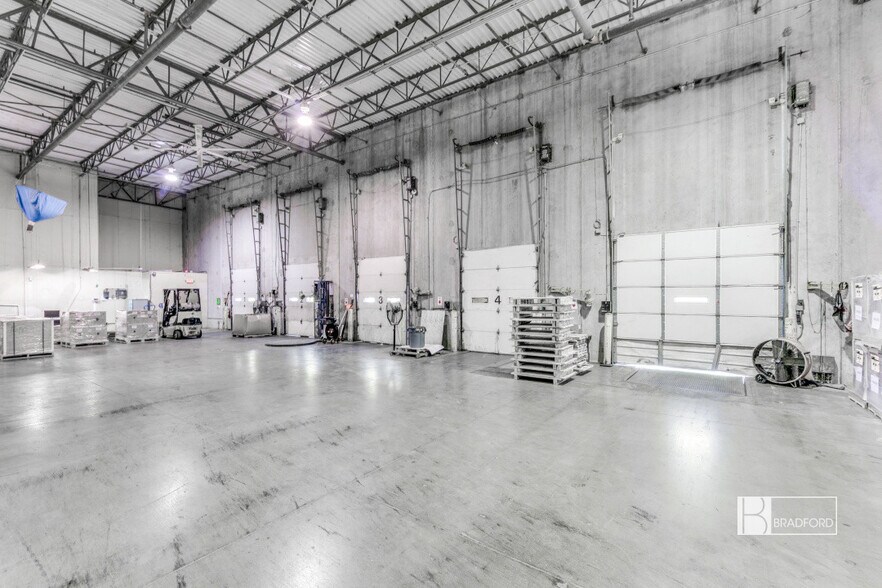 More Photos Of 200 E Bethany Dr, Allen Manufacturing For Sale