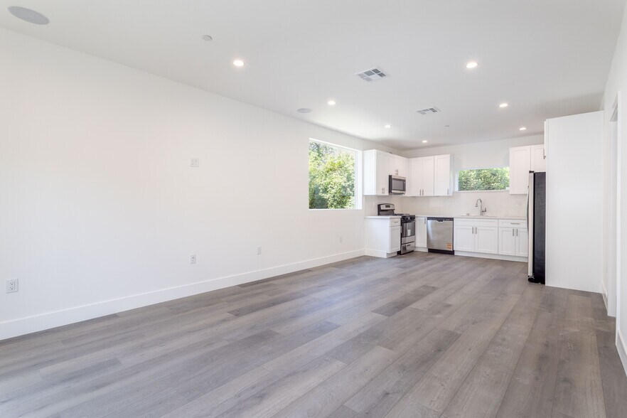 More Photos Of 1032-1038 N Oxford Ave, Los Angeles Apartments For Sale