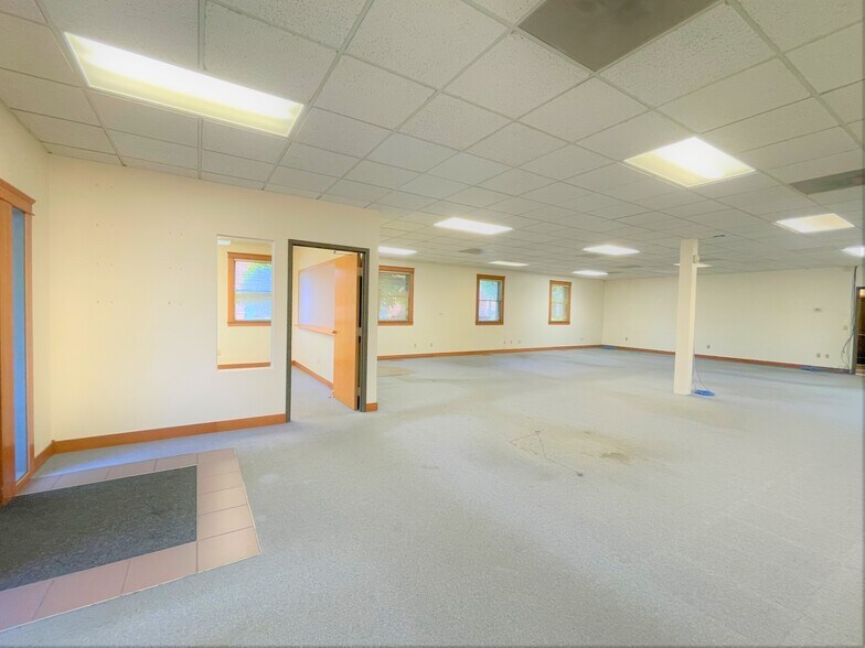 More Photos Of 18660 Sw Boones Ferry Rd, Tualatin Office For Lease