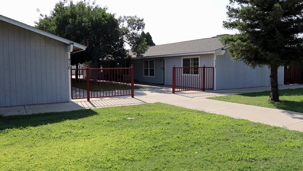 More Photos Of 710 J St, Sanger Apartments For Sale