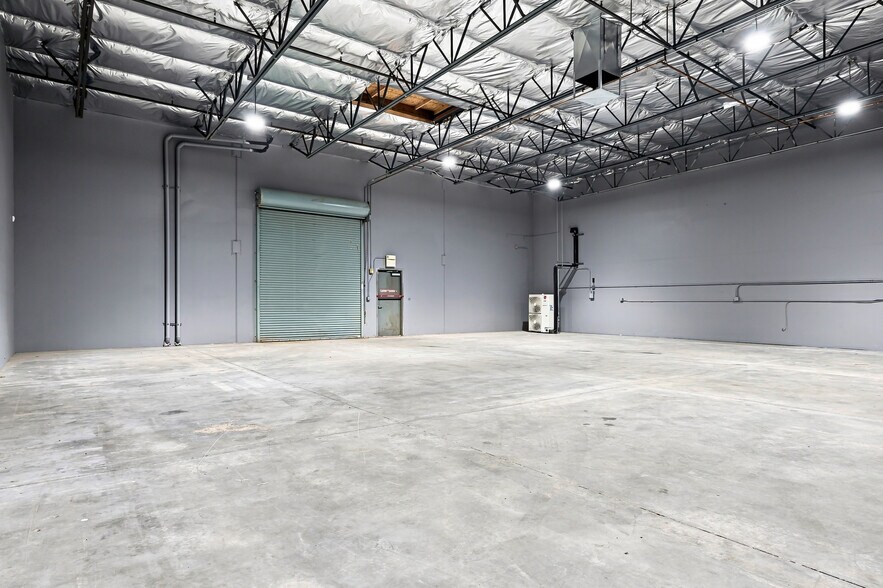 More Photos Of 2701 Crimson Canyon Dr, Las Vegas Light Manufacturing For Sale