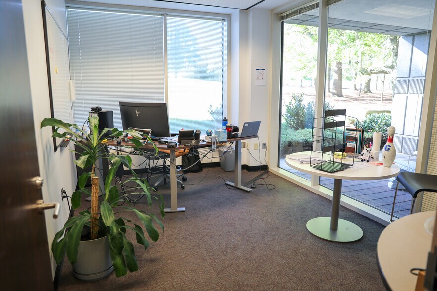 More Photos Of 1001 Windward Concourse, Alpharetta Industrial For Lease