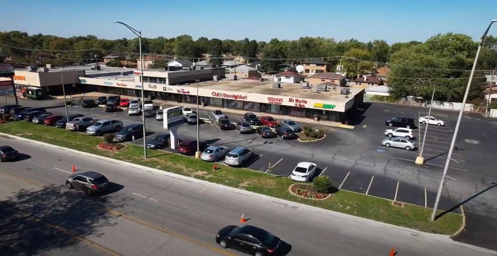 More Photos Of 1006-1058 E 162nd St, South Holland Storefront For Lease