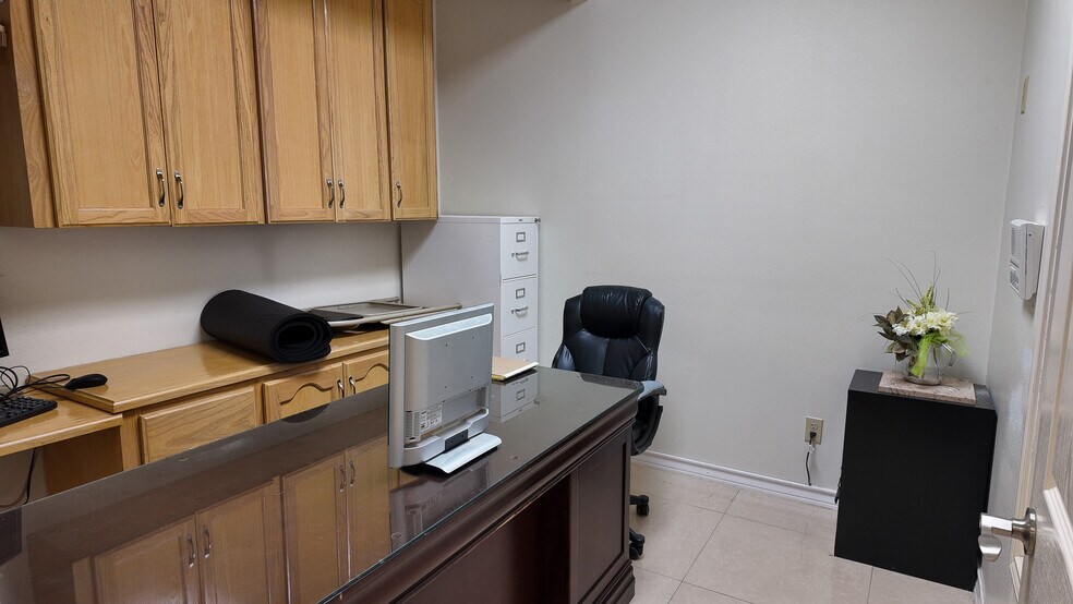 More Photos Of 4101 N Veterans Blvd, Pharr Office For Lease