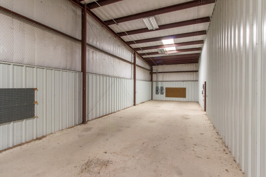 More Photos Of 4067 US Highway 59, Beeville Warehouse For Sale