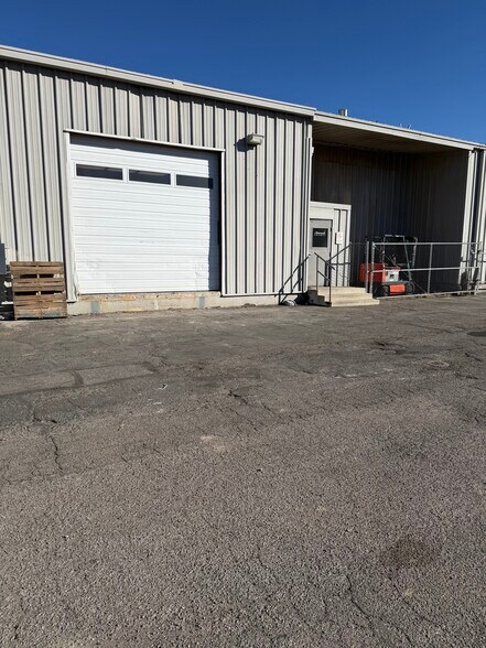 More Photos Of 150 E 400 N, Salem Manufacturing For Lease