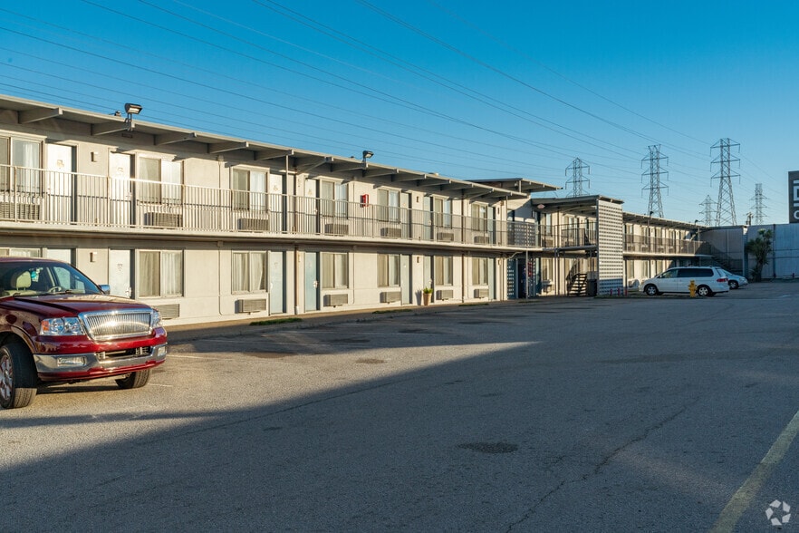 More Photos Of 326 S Airport Blvd, South San Francisco Hotel For Sale