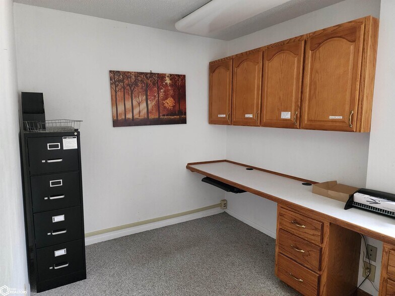 More Photos Of 106 E 7th St, Atlantic Office For Sale