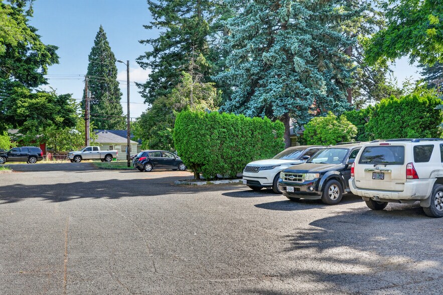 More Photos Of 19109-19123 SE Yamhill St, Gresham Apartments For Sale