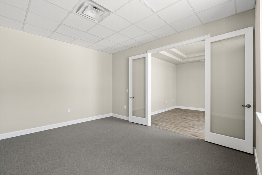 More Photos Of 5501 Cabrera Dr, Sugar Land Unknown For Lease