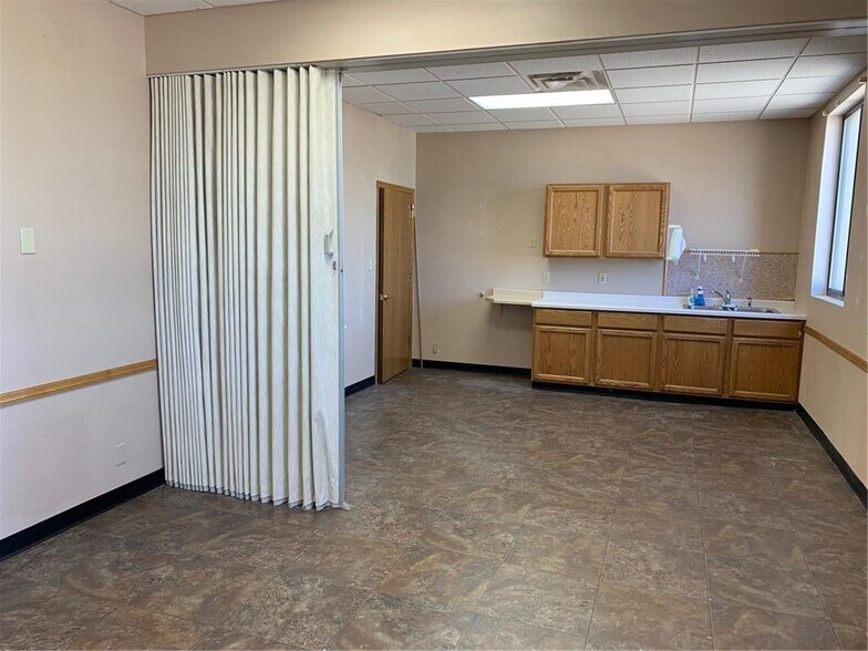 More Photos Of 12 W Marshall St, Rice Lake Loft Creative Space For Lease