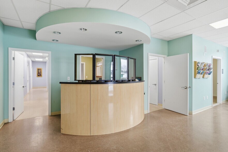 More Photos Of 2 Foxwood Dr, Windsor Locks Medical For Sale