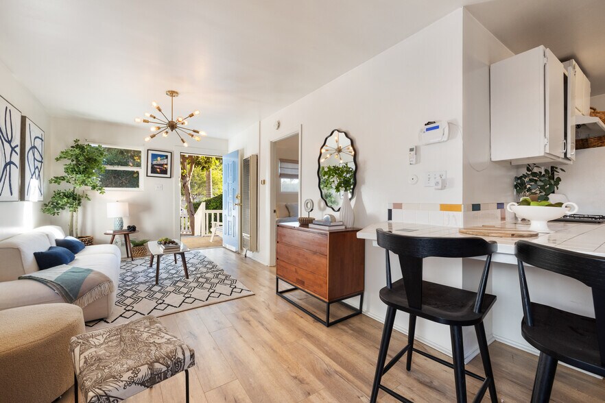 More Photos Of 1545 Duane St, Los Angeles Multifamily For Sale