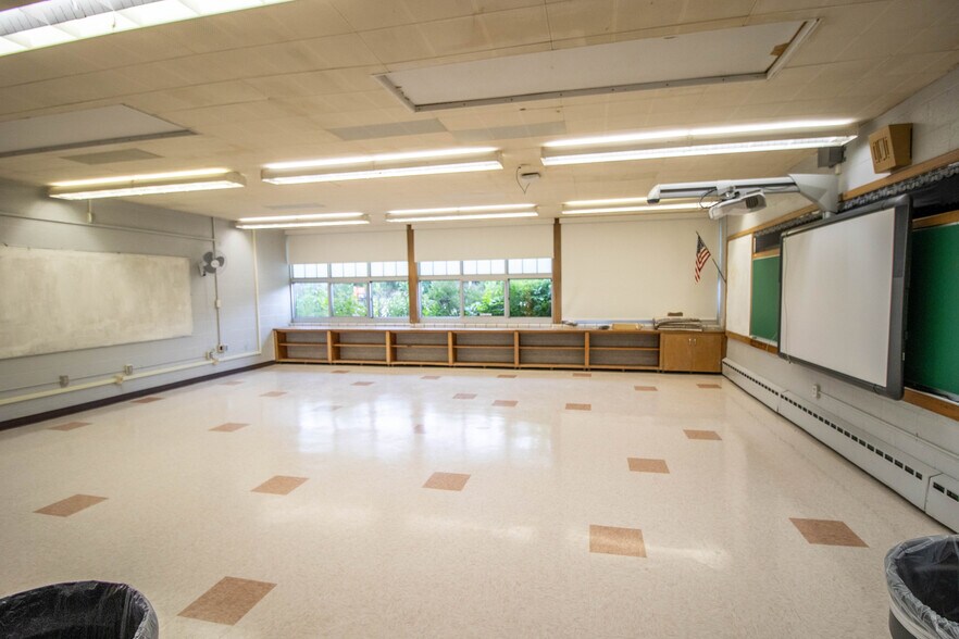 More Photos Of 11218 N Linden Rd, Clio Schools For Sale