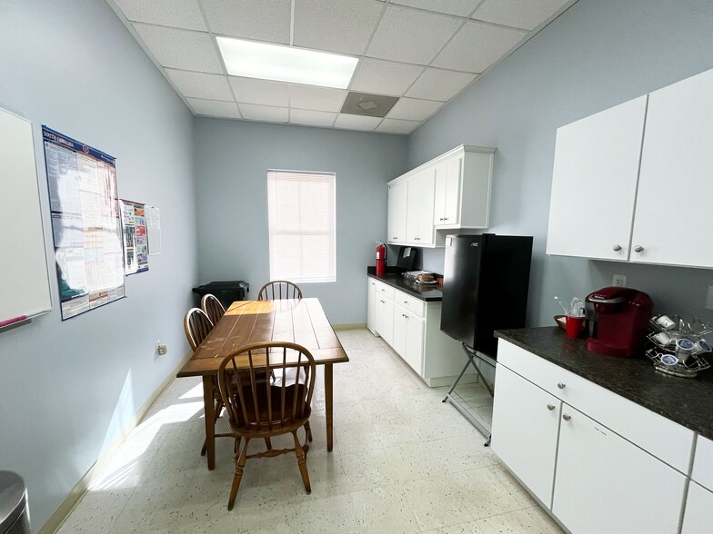 More Photos Of 5401 Netherby Rd, North Charleston Medical For Lease