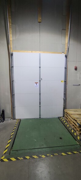 More Photos Of 2400 Pilot Knob Rd, Mendota Heights Light Manufacturing For Lease