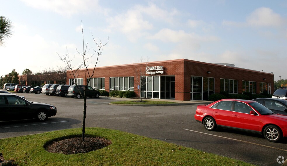 More Photos Of 629 Phoenix Dr, Virginia Beach Light Distribution For Lease