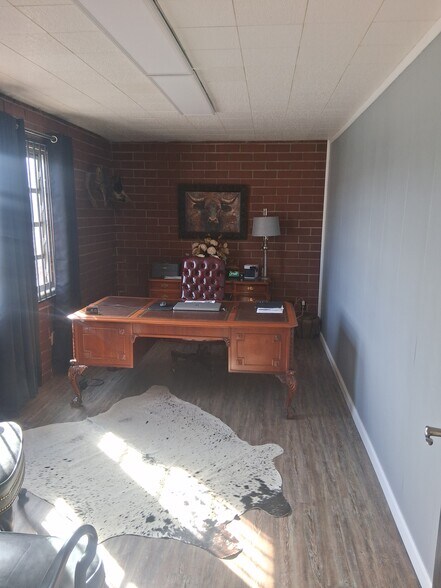 More Photos Of 4453 Broadway, Macon-Bibb Distribution For Lease