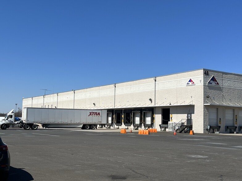 Primary Photo Of 42 Runway Rd, Levittown Warehouse For Lease