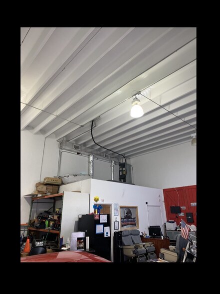 More Photos Of 8285 NW 64th St, Miami Light Distribution For Lease