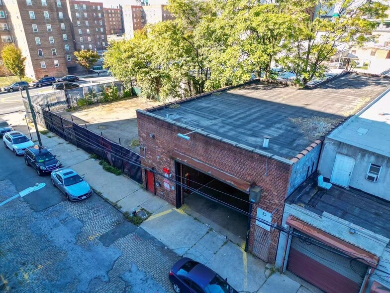More Photos Of 195 Bush St, Brooklyn Warehouse For Lease