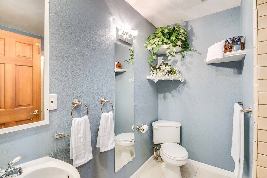 More Photos Of 1625 N Cherry Cir, Mesa Healthcare For Sale