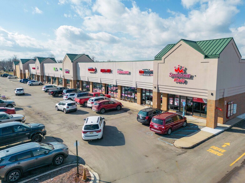 More Photos Of 26842-27000 Telegraph Rd, Flat Rock Storefront For Lease