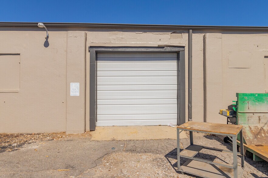 More Photos Of 1627 S Hillside St, Wichita Freestanding For Sale