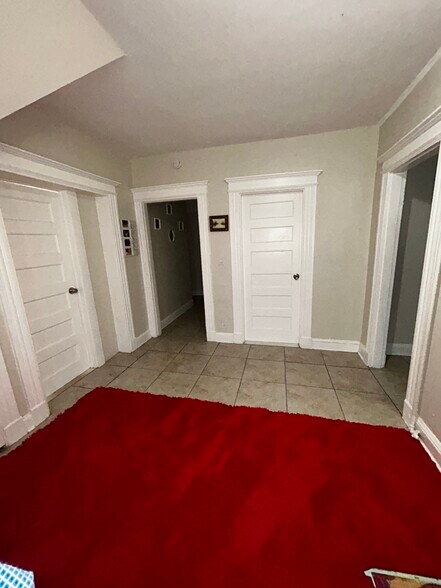 More Photos Of 34 Plaza Ave, Waterbury Apartments For Sale