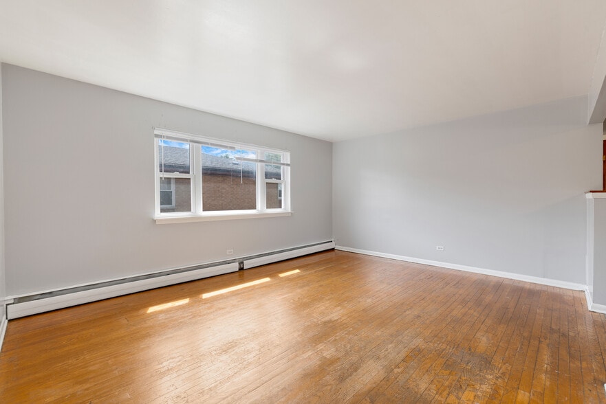 More Photos Of 3631 147th St, Midlothian Apartments For Sale