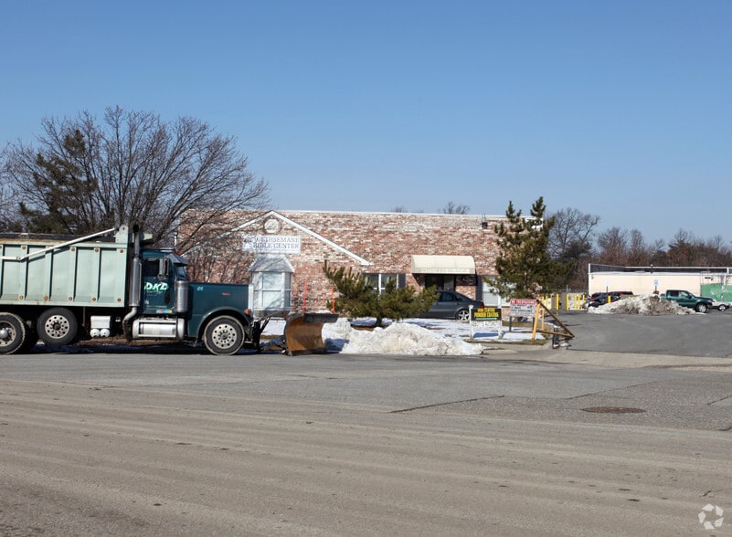 More Photos Of 7820 Penn Western Ct, Forestville Unknown For Lease