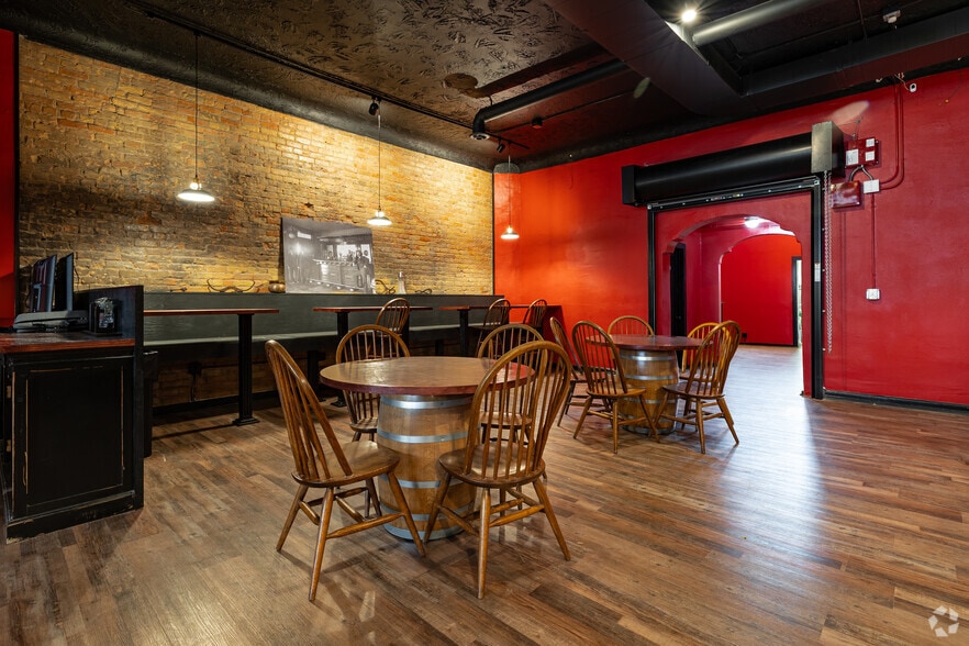 More Photos Of 1011 Front St, Evanston Restaurant For Lease